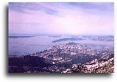 Pogled na Split i Kaštelanski zaljev s Vickova stupa